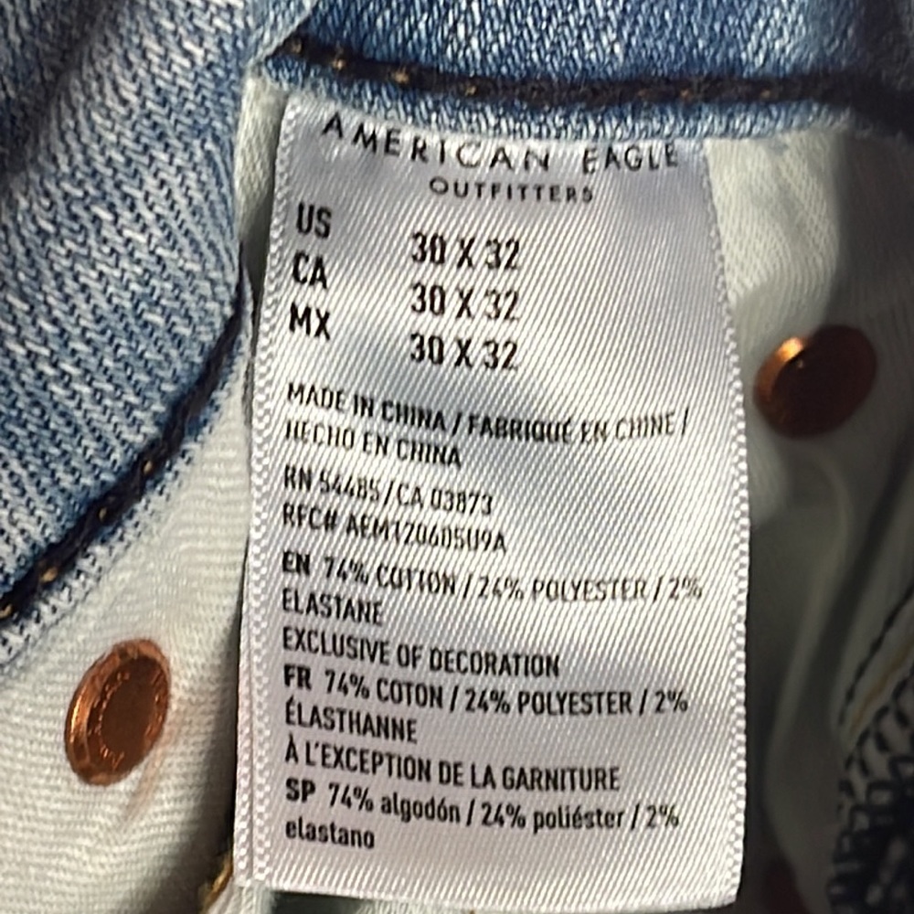 American Eagle Outfitters Light Blue High Rise Jeans - Picture 4 of 5